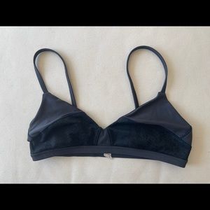 Lululemon black gray sports bra size 6